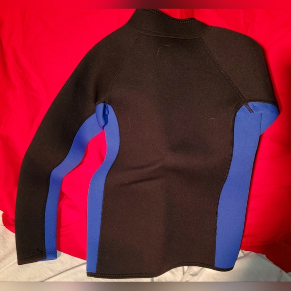 Wetsuit - Picture 4 of 9